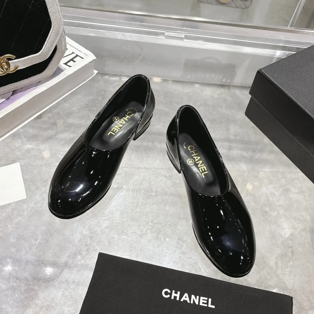 👟👟Ex-factory price 380👟👟 Genuine leather sole +40 25C early spring new Chanel loafers; fabric: patent leather: color black; white; burgundy, code number: 5-40; (custom-made 41 custom-made non-refundable)